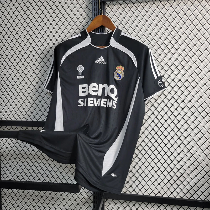 Camisa Retrô Real Madrid 2006/07 Away