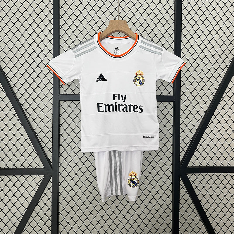 Conjunto Retrô Infantil Real Madrid l 2013/14- Modelo Torcedor