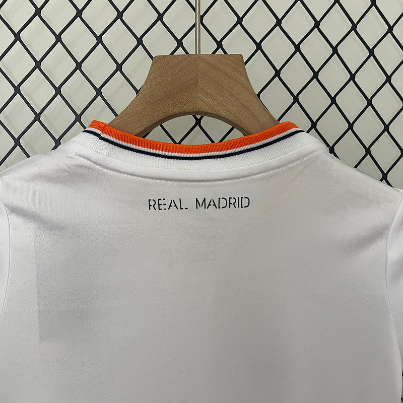 Conjunto Retrô Infantil Real Madrid l 2013/14- Modelo Torcedor