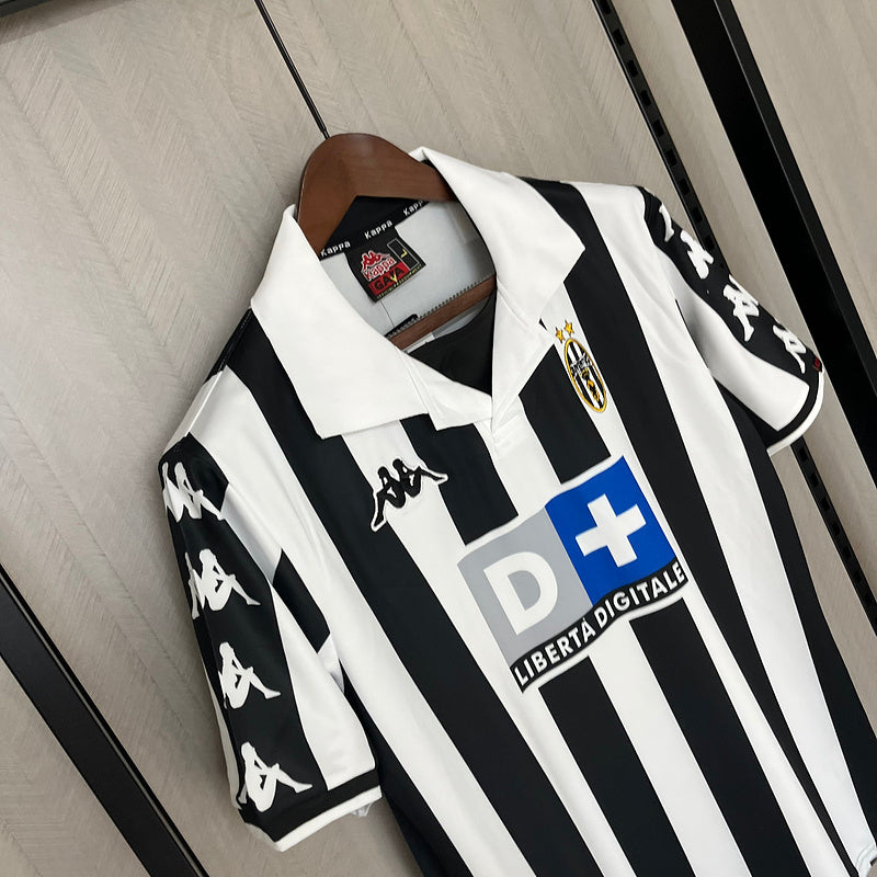 Camisa Retrô Juventus 1999/00 Home