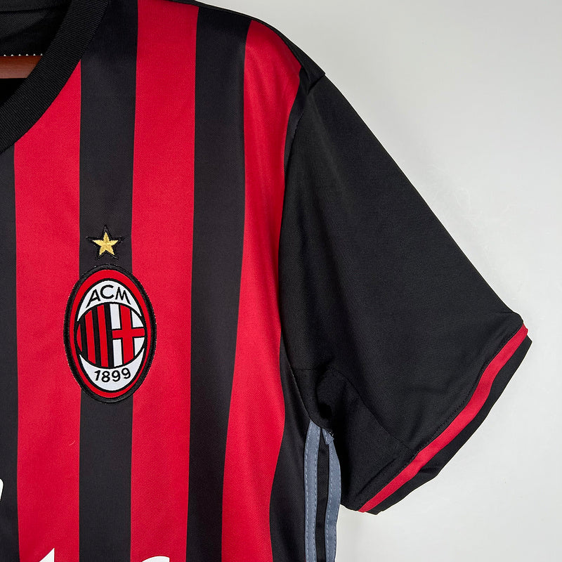 Camisa Retrô AC Milan 2016/17 Home