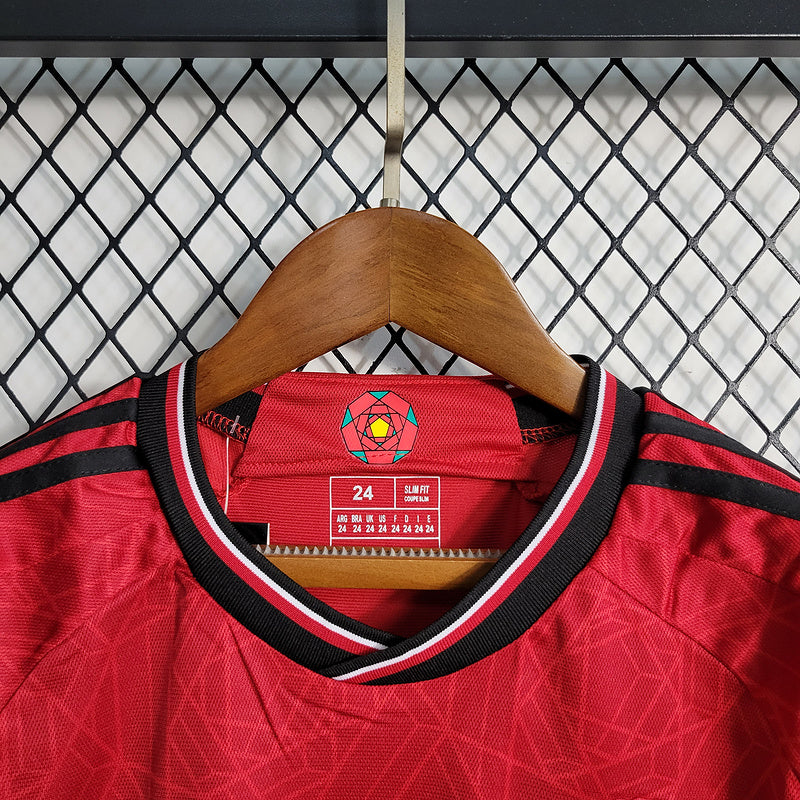 Conjunto Infantil Manchester United l 2023/24 Vermelho - Modelo Torcedor