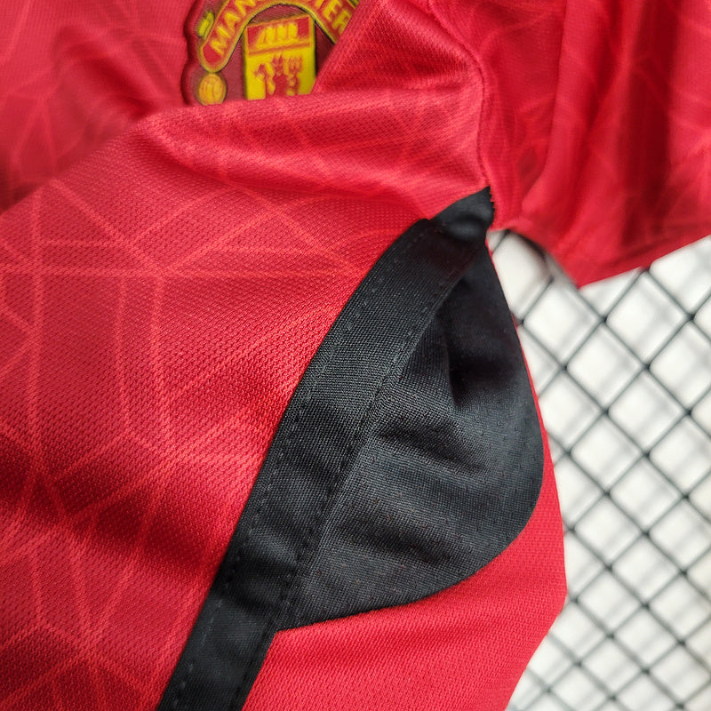 Conjunto Infantil Manchester United l 2023/24 Vermelho - Modelo Torcedor